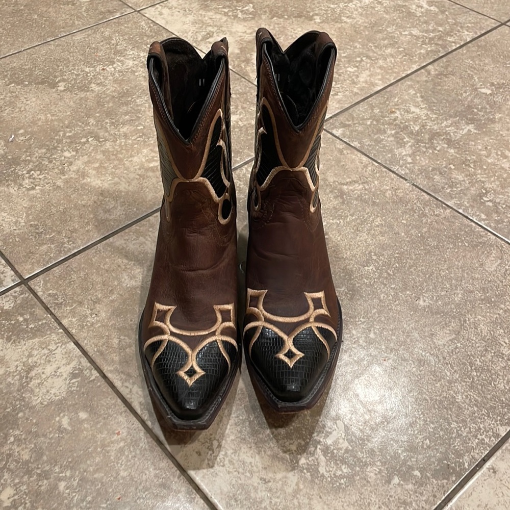 Ariat Women's Nova Western Boots - Sassy Brown